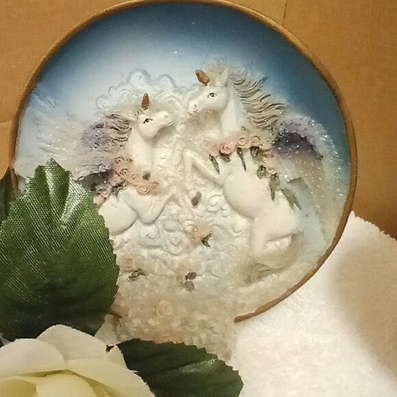 Set of two (2) Mystical Unicorn figurines/plates. Multi color on poly resin base - Picture 3 of 5